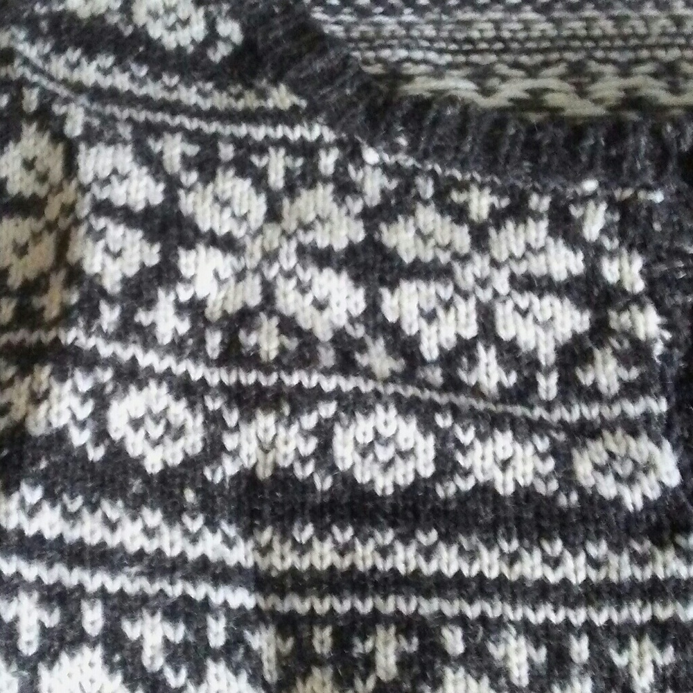Sweater - Picture 3 of 3